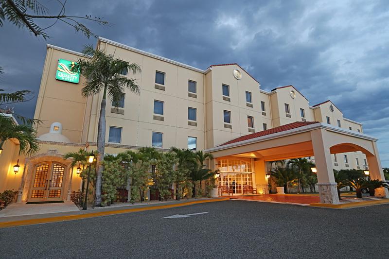 クオリティ ホテル レアル アエロプエルト サンドミンゴ ボカ・チカ エクステリア 写真